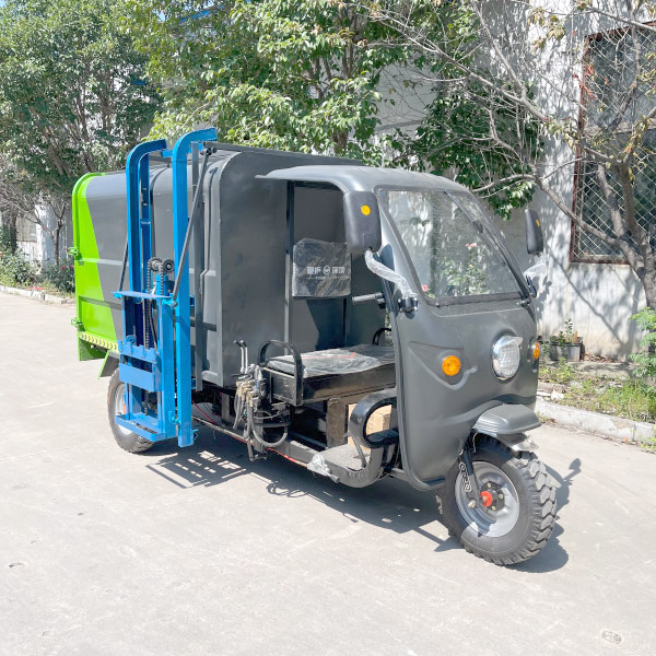 电动挂桶自卸垃圾车